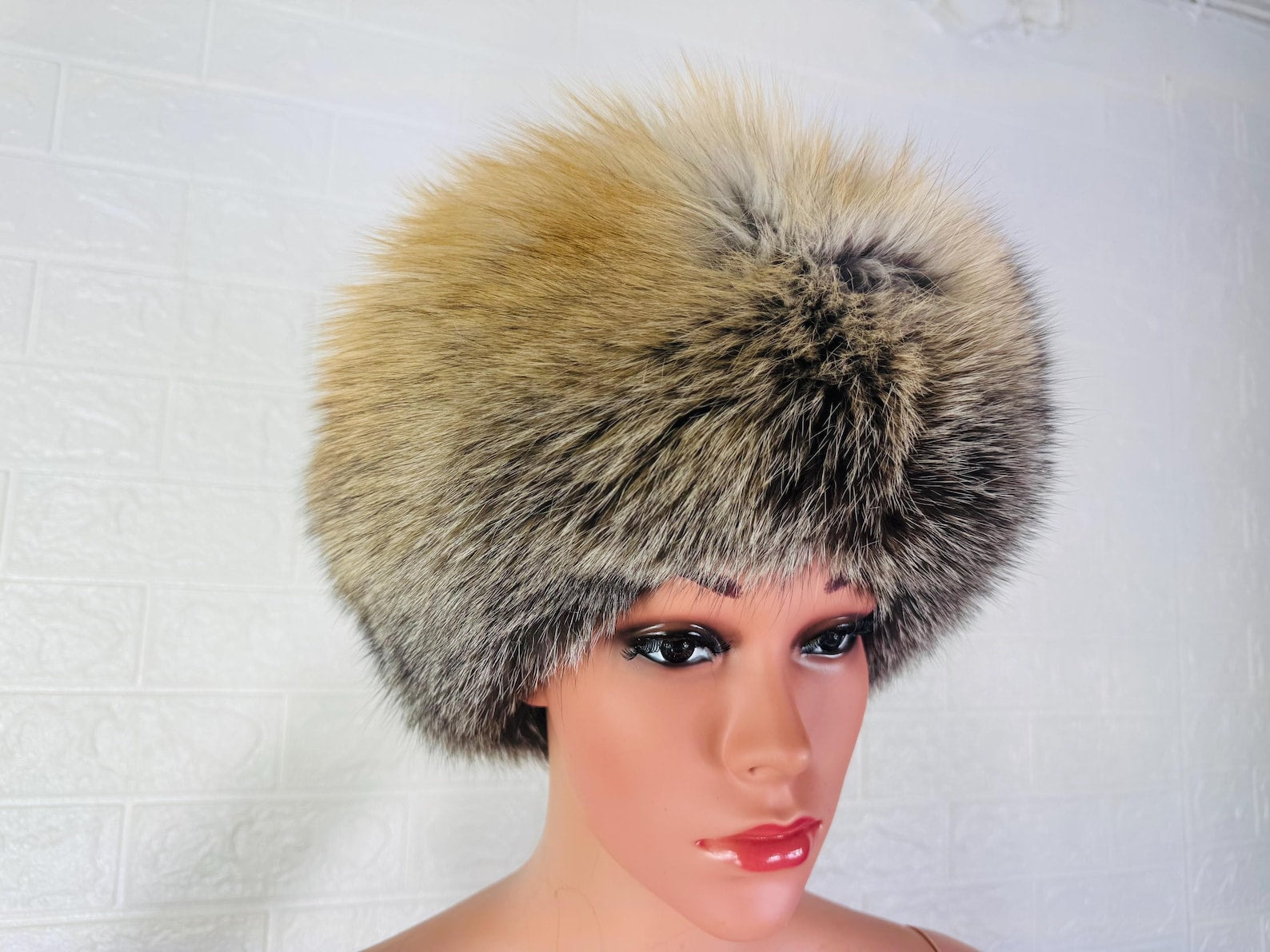 Elegant Real Fox Fur Hat Golden Full Skin - Handcrafted Elegance for Winter Chic - Ethically and Organically Farmed Fox Fur