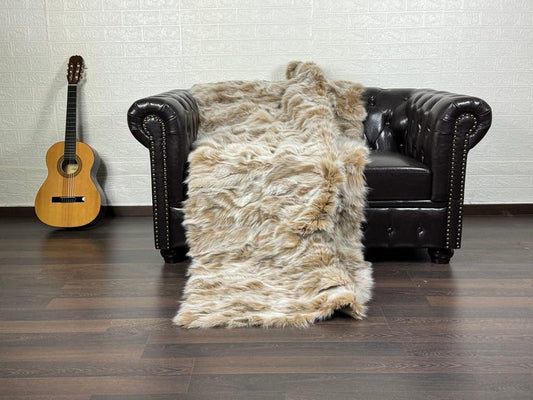 fox fur throw blanket beige — long flowing fox fur pile, close-up beige tone detail — Greek craftsmanship, TatiFurs