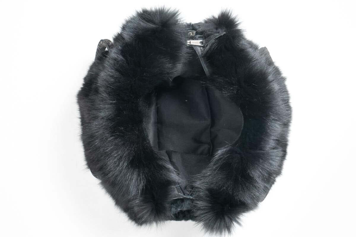 Fox Fur Bag Black - Tatifurs, luxurious black fox fur interior showcasing premium craftsmanship.