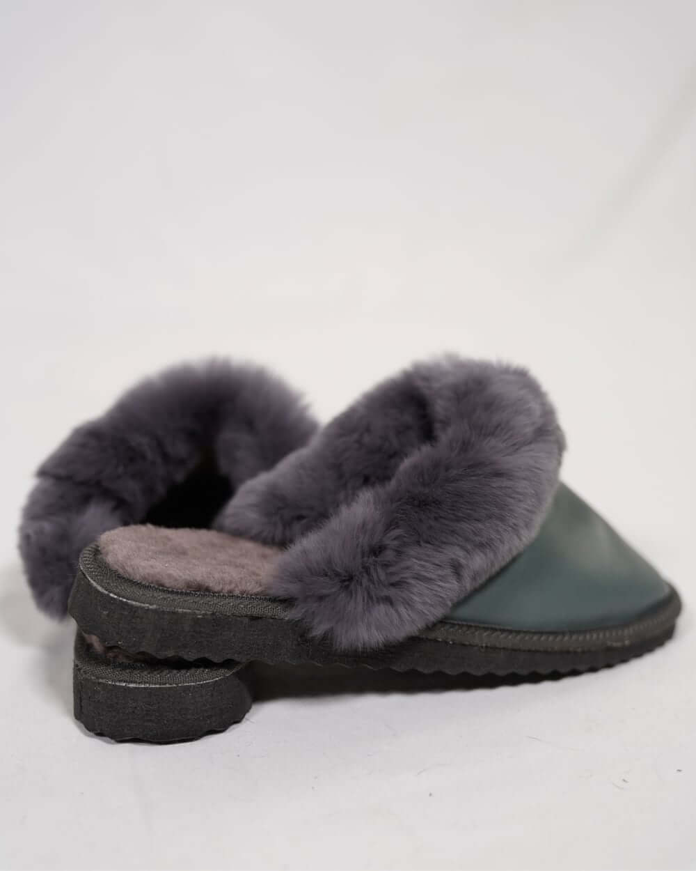 Sheepskin Wool Leather Fur Slippers Gray - Tatifurs, luxurious genuine leather slippers with soft gray fur lining.