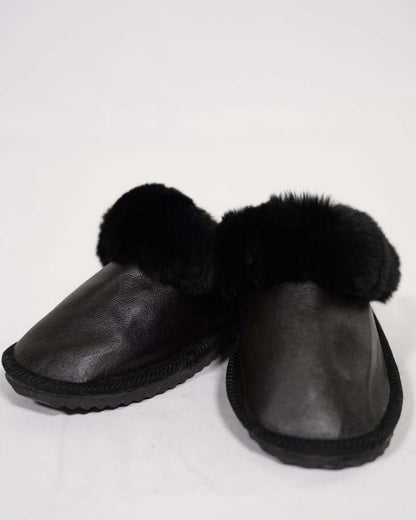 Leather Sheepskin Slippers Black - Tatifurs, luxurious slippers with sheepskin wool lining, stylish and comfortable footwear.