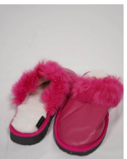 Sheepskin Wool Leather Fur Slippers Fuchsia for Women - Luxurious and comfortable pink slippers with fur lining.