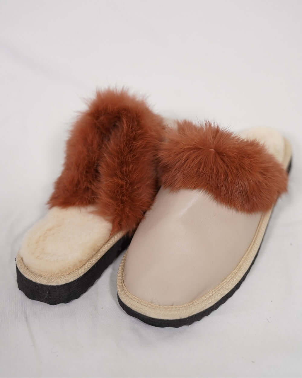 Sheepskin Wool Leather Fur Slippers Beige Powder - Luxurious and comfortable slippers with genuine leather and soft fur.
