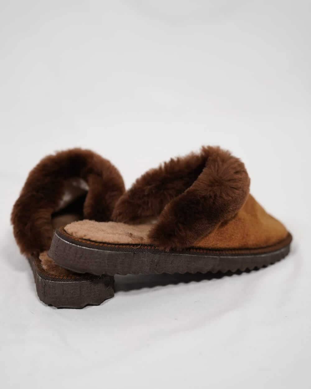 Sheepskin Wool Leather Fur Slippers Brown - Tatifurs showcasing luxurious design with real sheepskin lining.