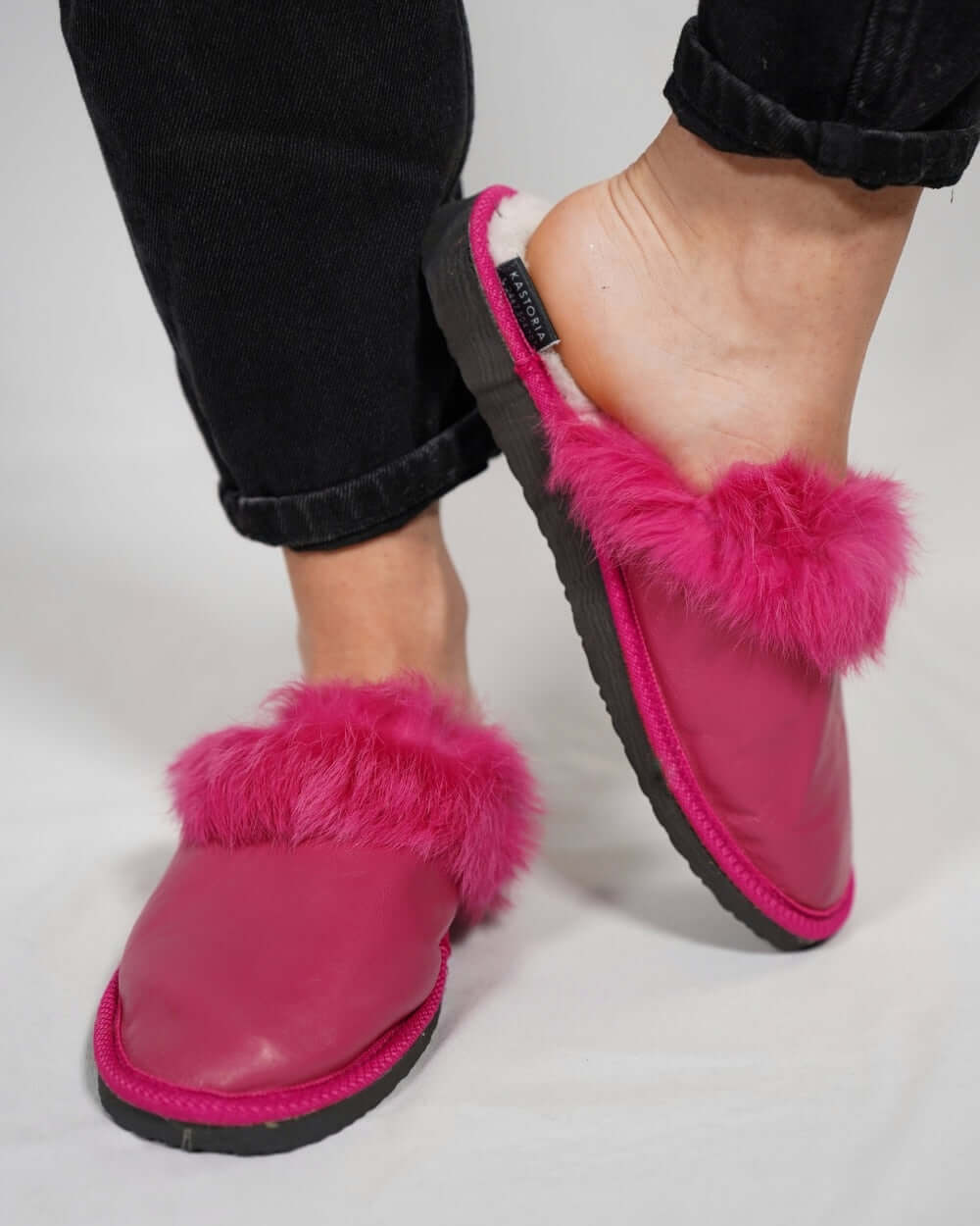 Sheepskin Wool Leather Fur Slippers Fuchsia for Women - Stylish pink slippers with fur for ultimate comfort.