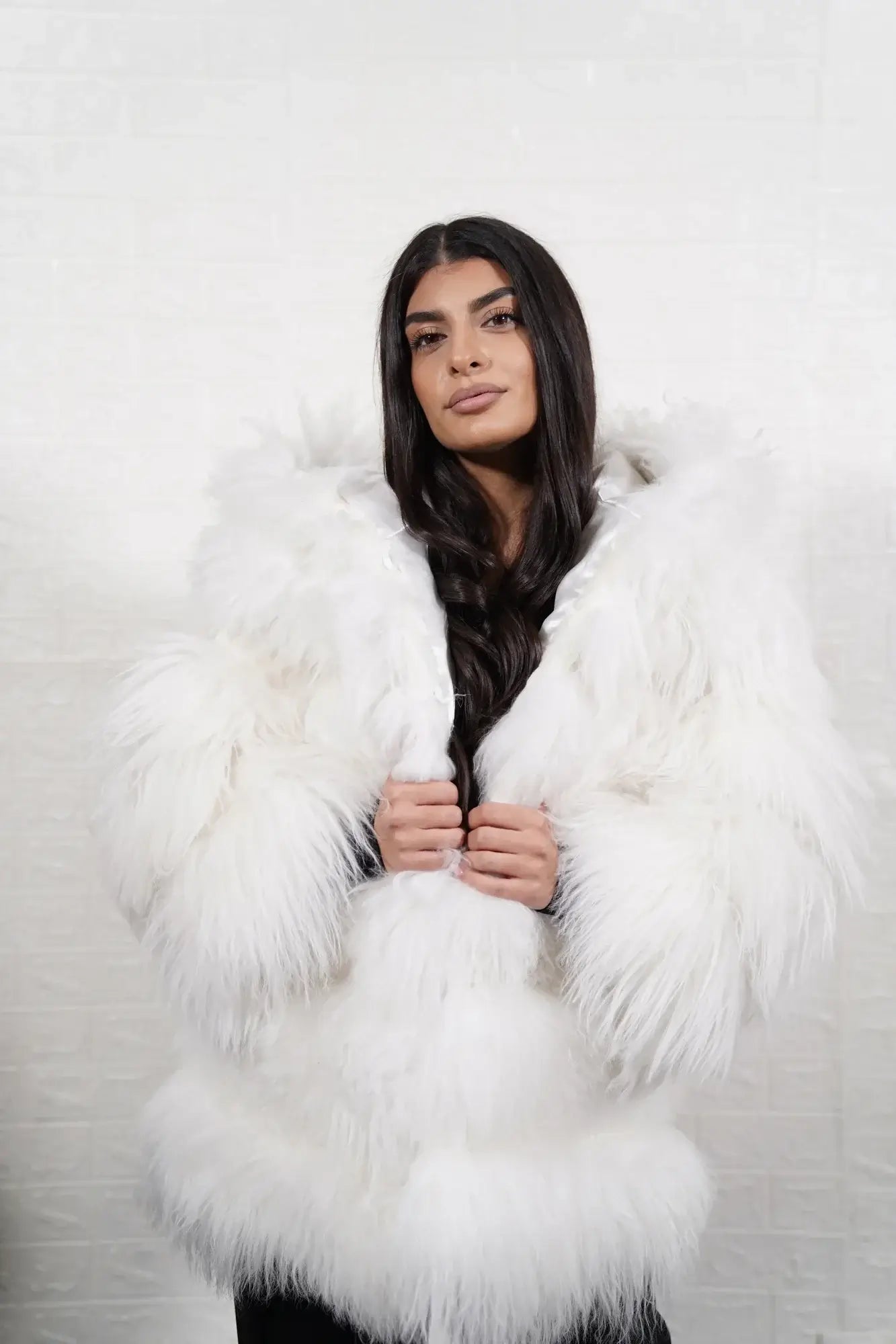 Alpaca jacket white shown from the back displaying full below hip silhouette and consistent pure luminous white alpaca surface — Greek craftsmanship, TatiFurs
