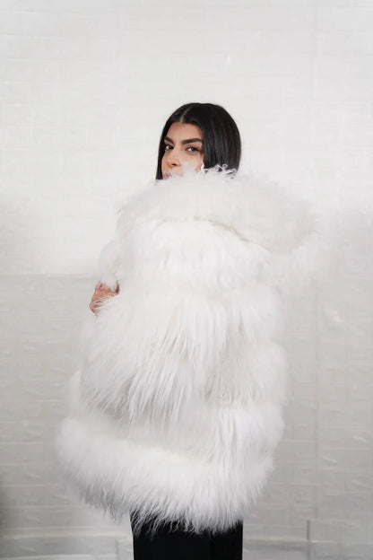 Alpaca jacket white close-up texture showing pure luminous white alpaca pile depth and natural tonal purity — Greek craftsmanship, TatiFurs
