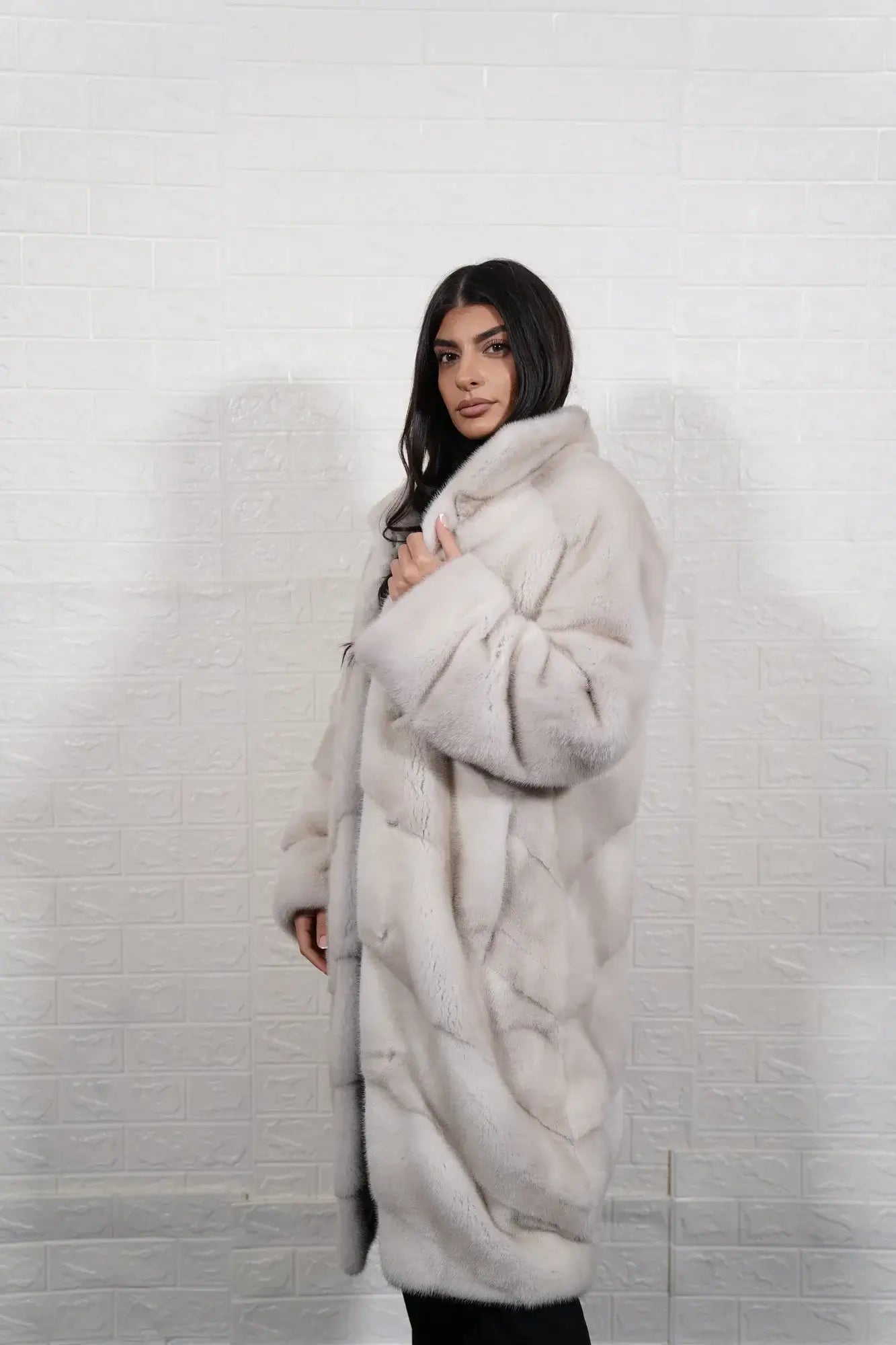 mink fur coat pearl natural — side profile, long length silhouette, horizontal construction — Greek craftsmanship, TatiFurs
