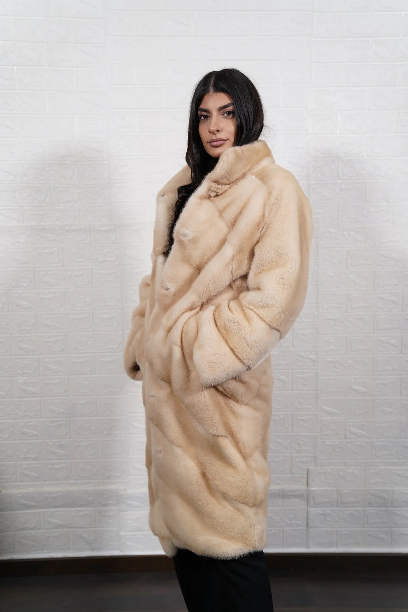 mink fur coat beige palomino — horizontal full skin mink rows, close-up surface detail — Greek craftsmanship, TatiFurs
