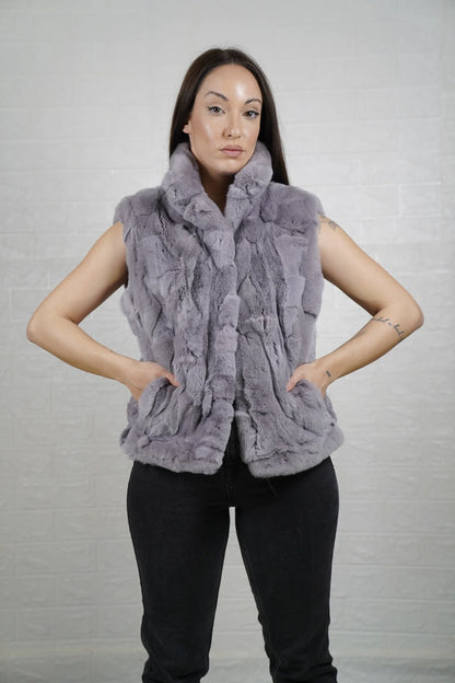 rex rabbit fur vest light gray — dense velvety rex rabbit pile, close-up texture detail — Greek craftsmanship, TatiFurs
