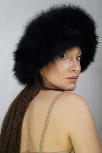 Fox Fur Headband Black — Full Skin, Elastic three-quarter view displaying the volume and depth of the deep jet black fur — Greek craftsmanship, TatiFurs