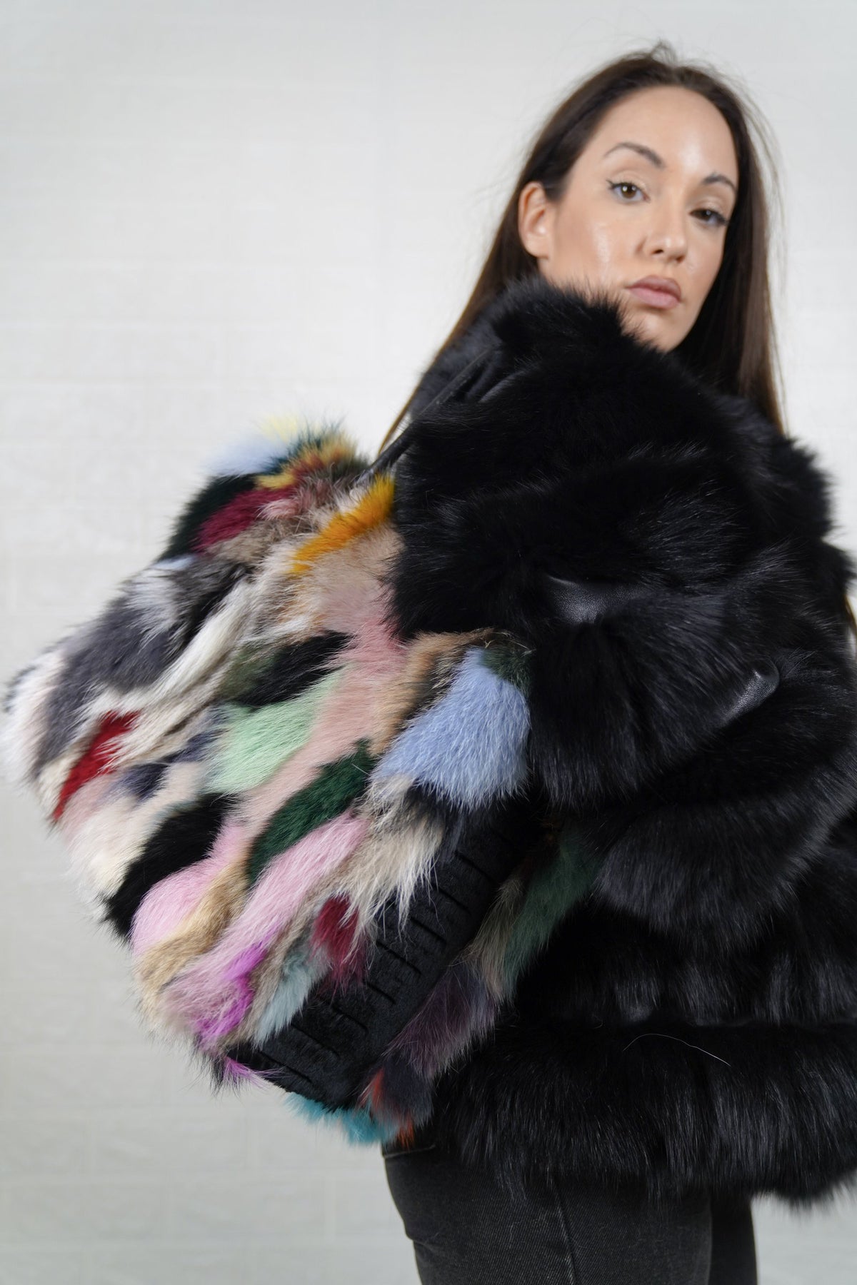 Fox Fur Bag Multicolor — Large Tote, Leather Handles — carried on the shoulder, side view of the large multicolor fox fur tote, TatiFurs