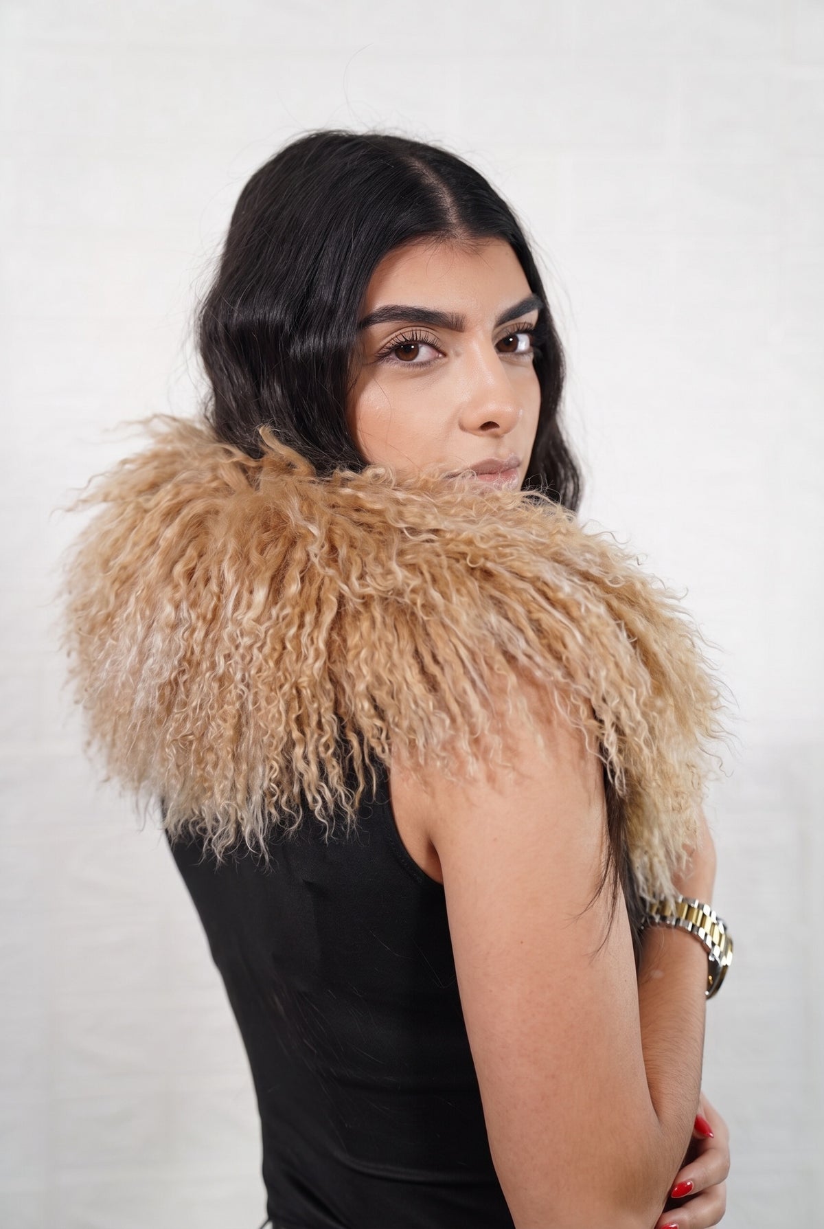 Mongolian Sheepskin Collar Camel — Curly Lamb Fur side view showing the length of the warm natural camel Mongolian sheepskin collar over the shoulder — Greek craftsmanship, TatiFurs