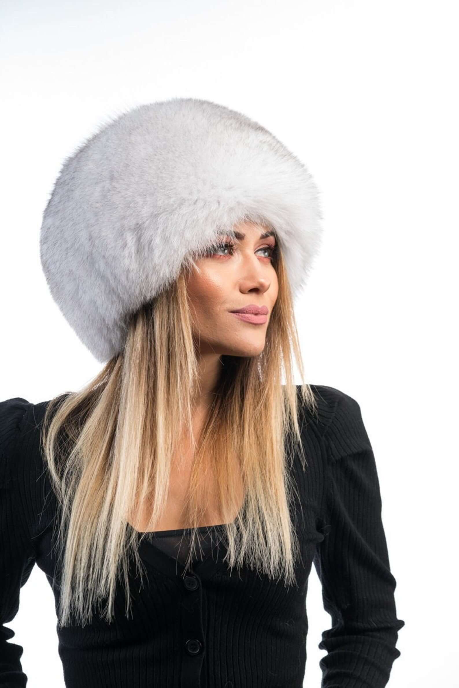 Fox Fur Hat Natural Blue - Tatifurs model showcasing the luxurious natural blue fox fur with soft, elegant style.