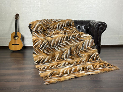 Red Canadian Fox fur throw blanket Pattern Design