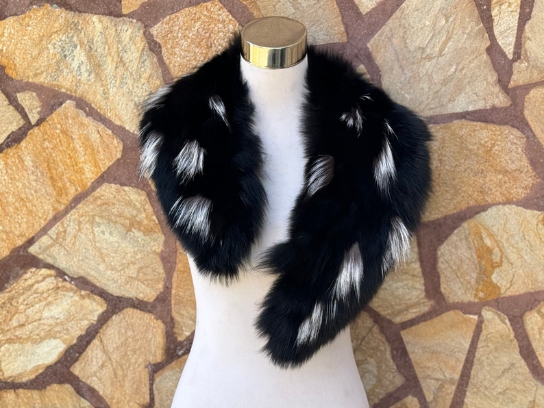 Black with white marks Fox fur collar scarf
