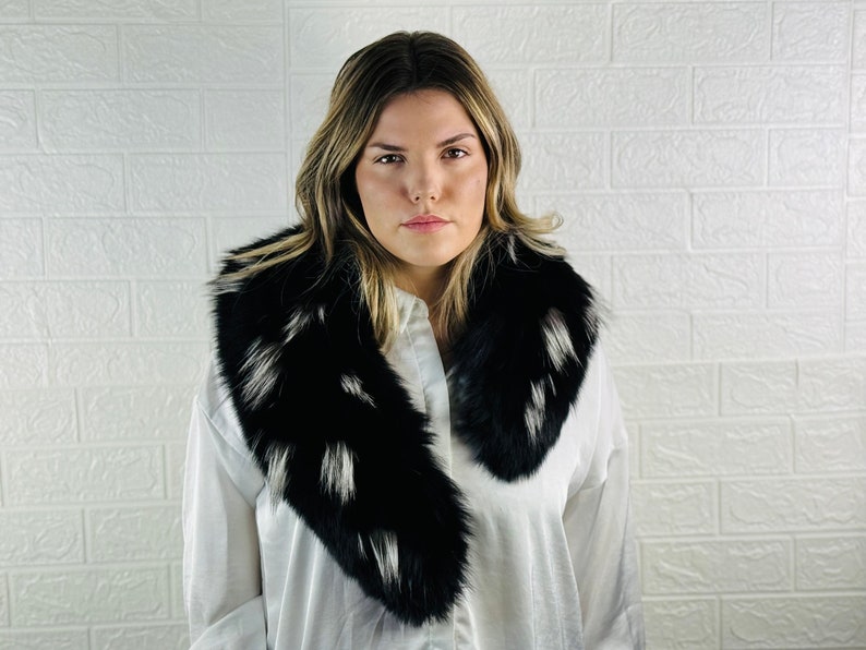 Black with white marks Fox fur collar scarf