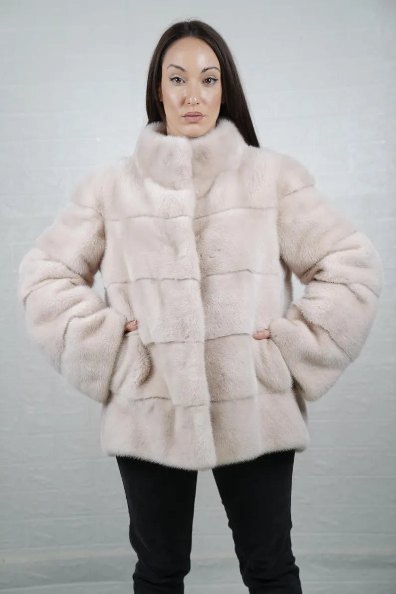 High-quality mink fur coat winter outerwear