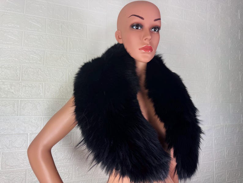 Black fox fur collar scarf