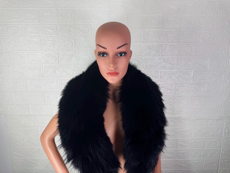 Black fox fur collar scarf