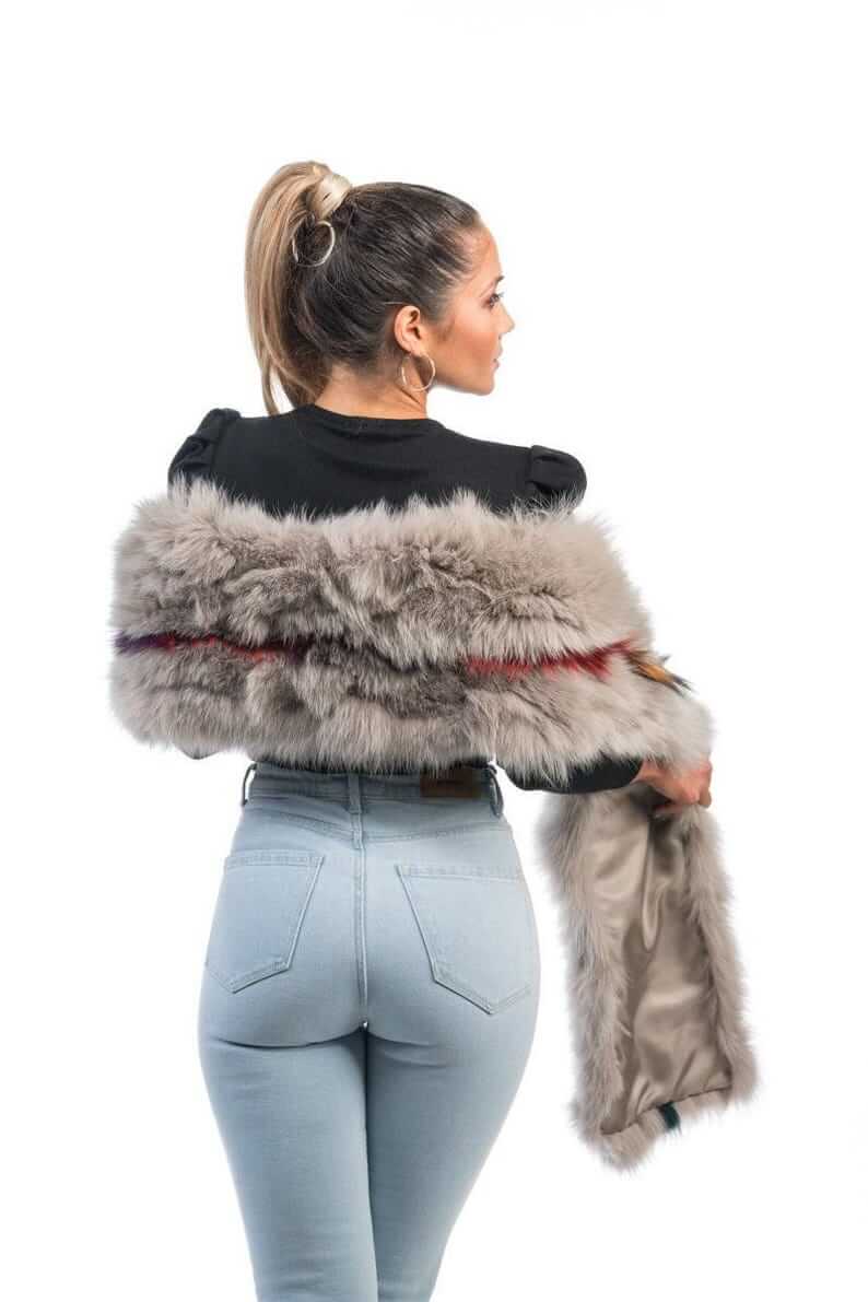 Fox Fur Scarf Long Gray Colorful Line - Tatifurs worn from the back, showcasing the colorful line detail and luxurious gray fur.