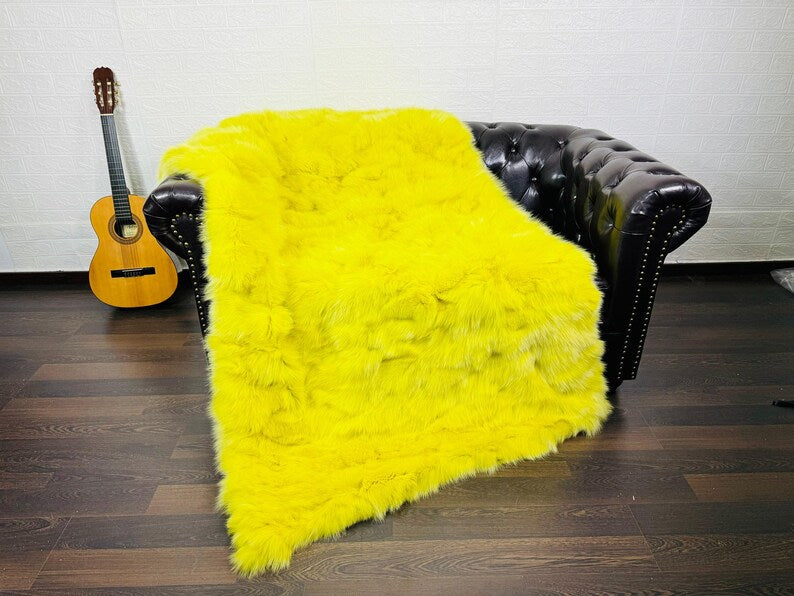 fox fur throw blanket yellow — long flowing fox fur pile, close-up yellow tone detail — Greek craftsmanship, TatiFurs
