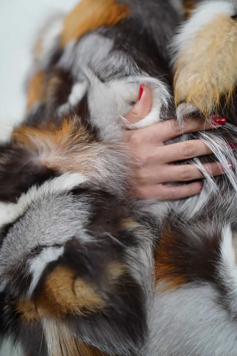Fox Fur Coat Long Gross Natural with collar - Tatifurs showcasing luxurious fur textures and a stylish hand placement.