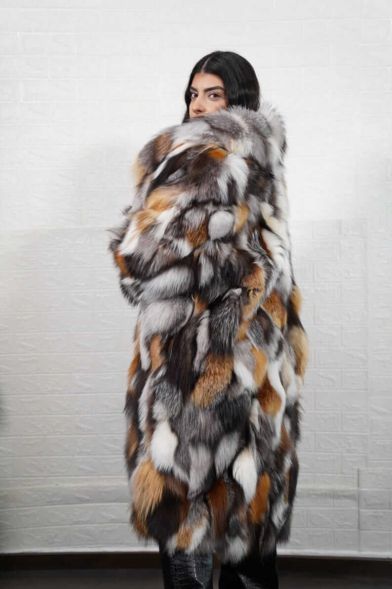 Fox Fur Coat Long Gross Natural with collar - Tatifurs worn by a model, showcasing its luxurious design and warm texture.