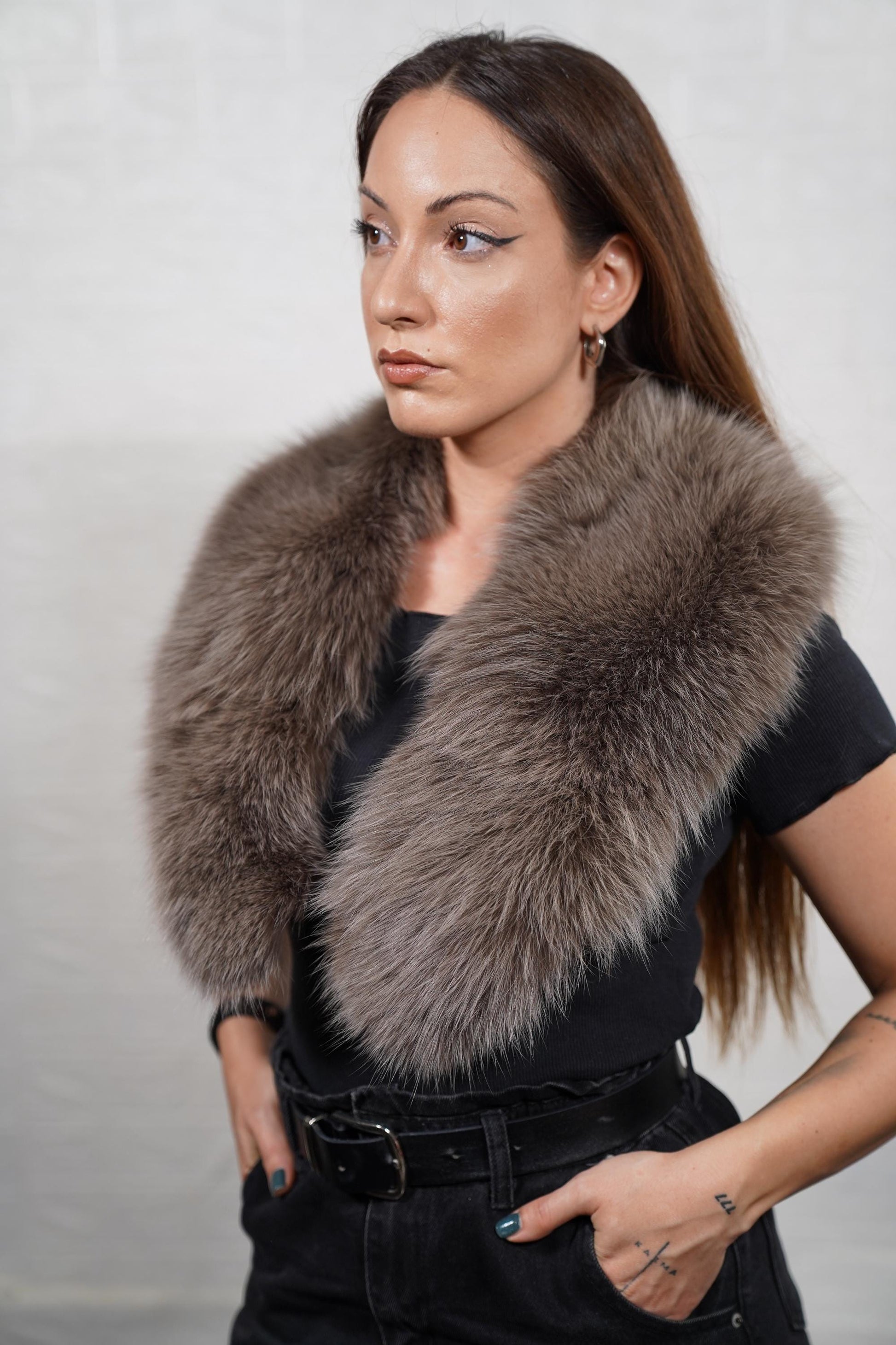 Detachable fox fur collar with full volume