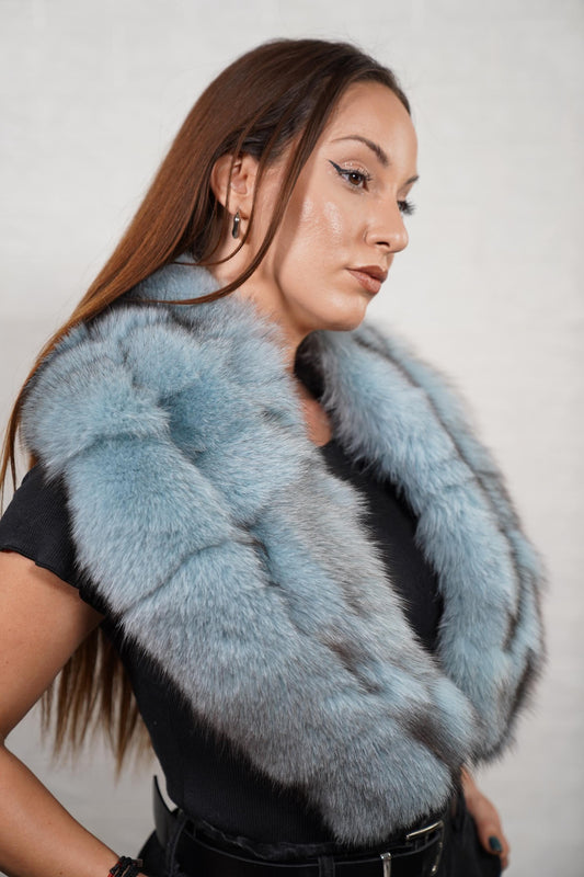 Soft fox fur collar featuring long, dense fur and a smooth inner lining