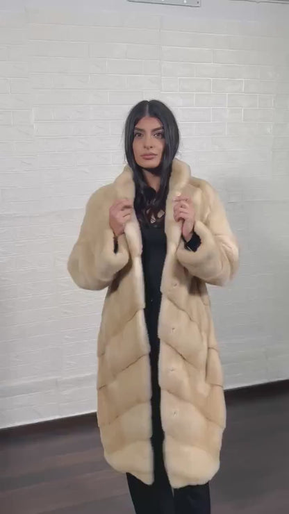 mink fur coat beige palomino — collar detail, matched and graded palomino mink — Greek craftsmanship, TatiFurs
