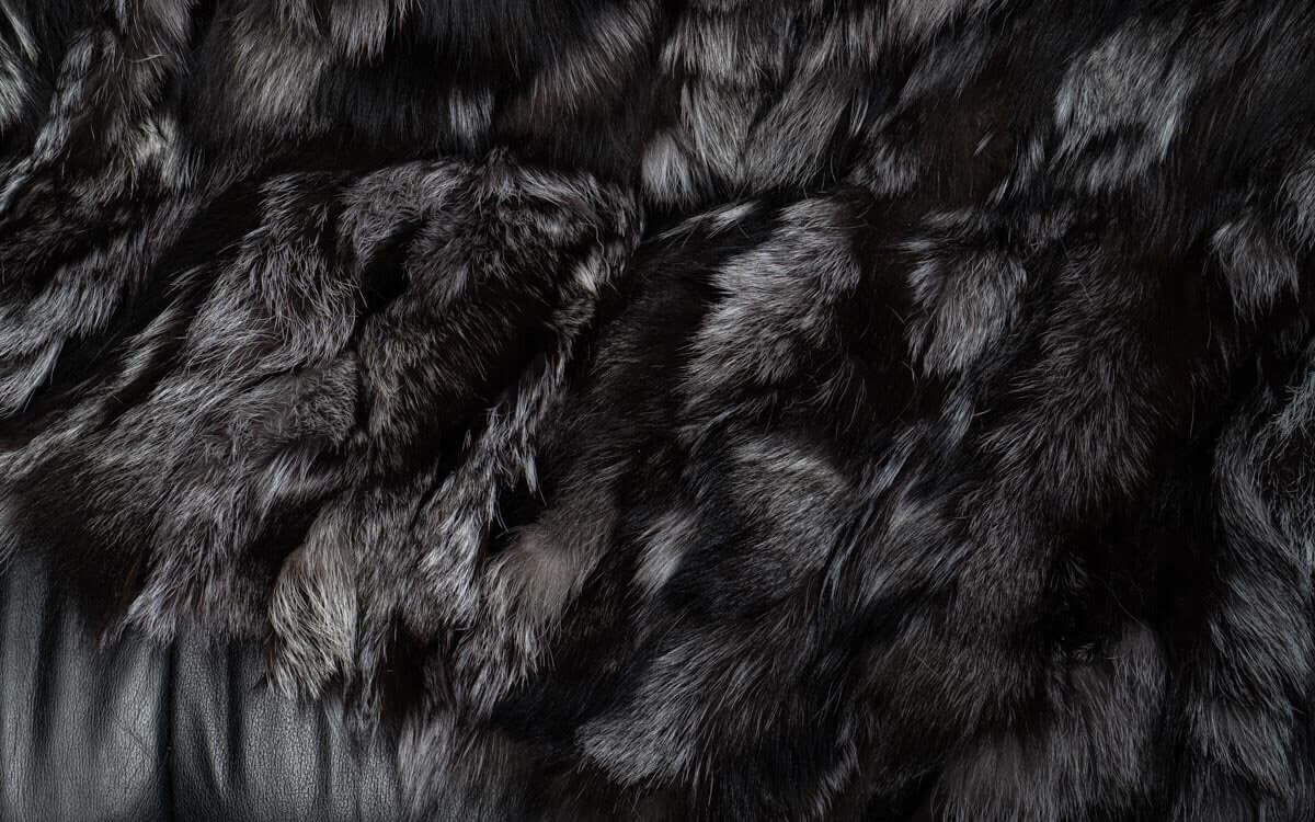 Fox Fur Blanket Throw Silver Dark - Tatifurs, showing rich charcoal and deeper silver tones in luxurious fur.