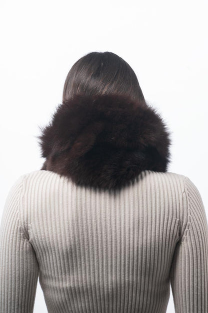 Fox Fur Scarf Brown - Tatifurs worn from the back, showcasing rich brown fox fur and luxurious style.
