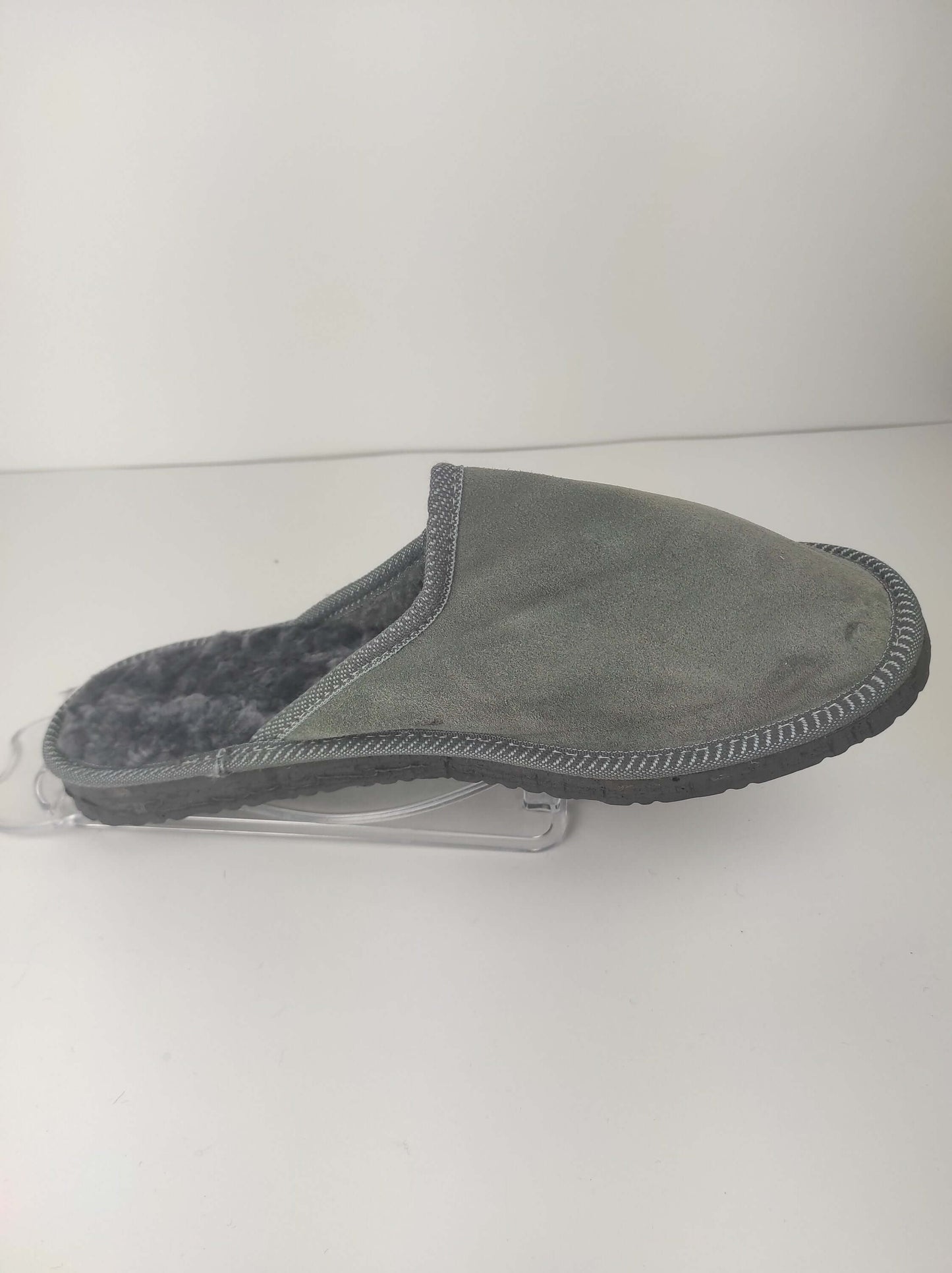 Leather Fur Sheepskin Slippers for Men Gray - Tatifurs side view showcasing soft interior and durable sole.
