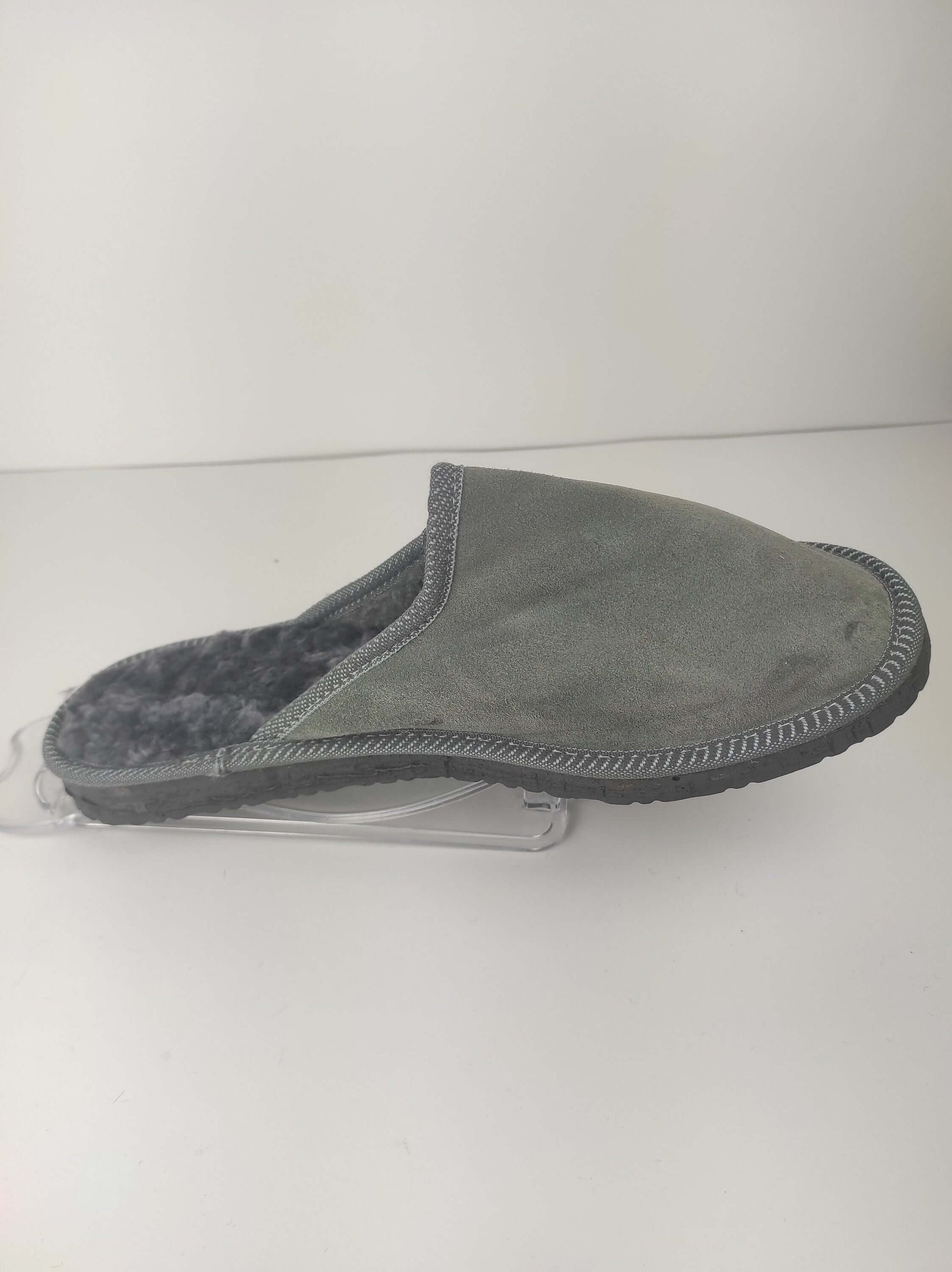 Leather Fur Sheepskin Slippers for Men Gray - Tatifurs side view showcasing soft interior and durable sole.