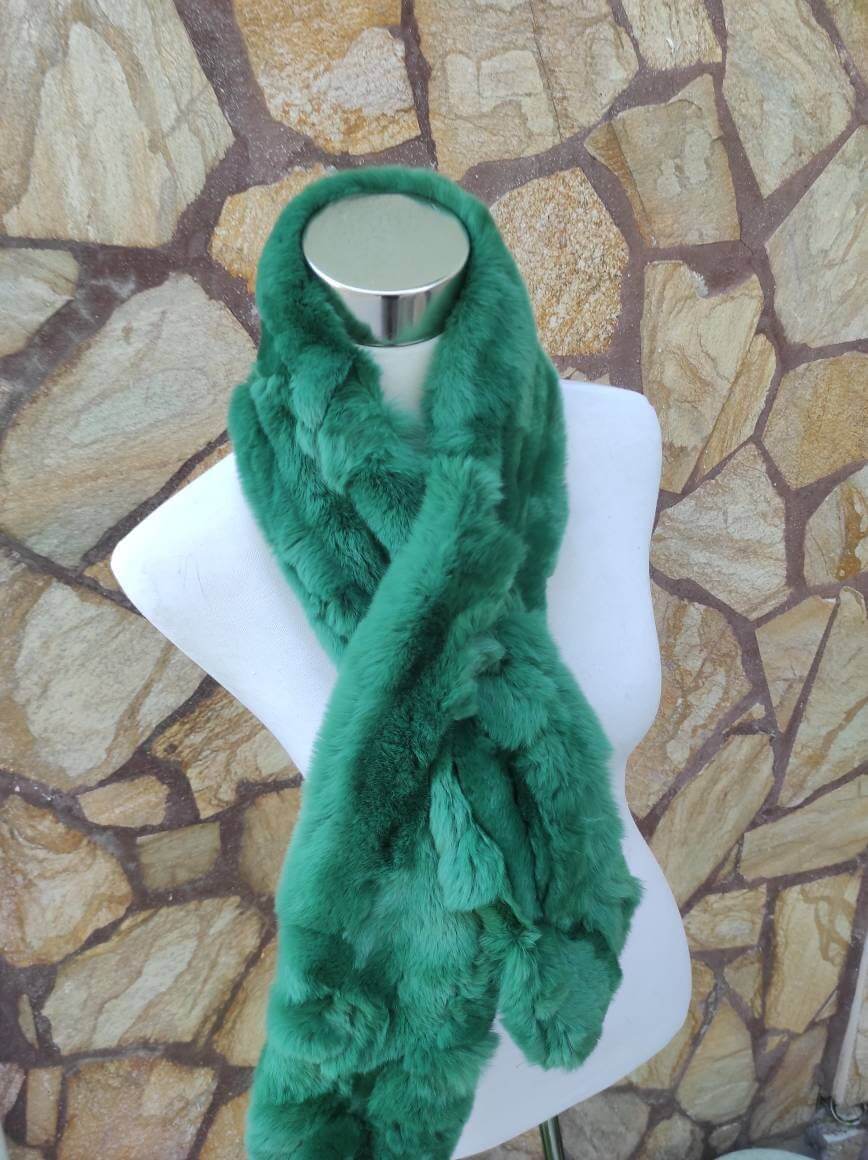 Rex Rabbit Fur Scarf Green - Tatifurs displayed on a mannequin, showcasing its luxurious forest green softness.