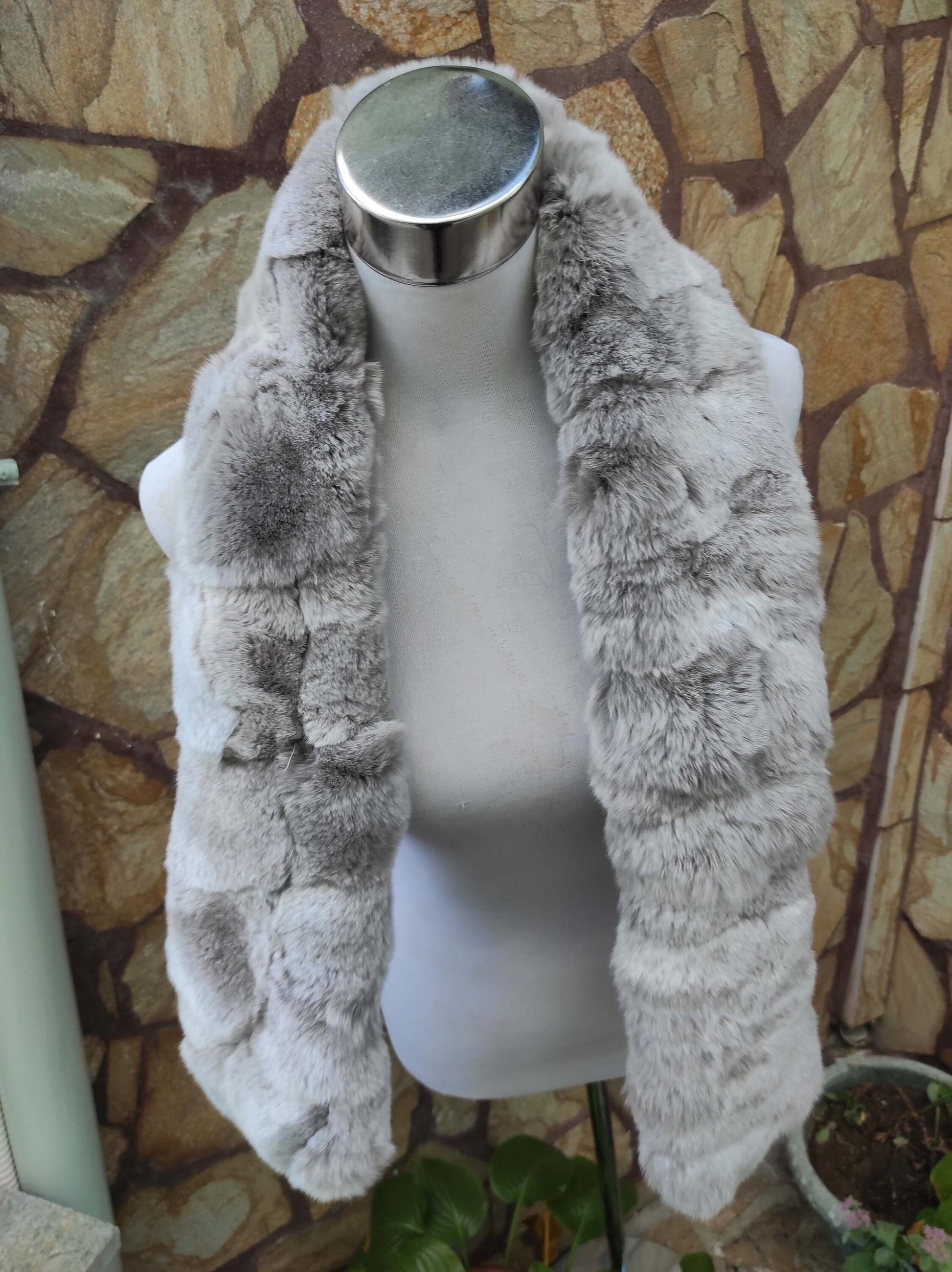 Rex Rabbit Fur Scarf Light Gray - Tatifurs displayed on a mannequin, showcasing its luxurious texture and color.