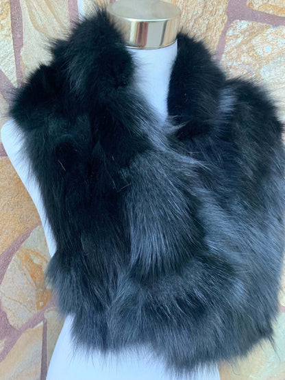 Fox Fur Scarf Black - Tatifurs displayed on a mannequin, showcasing the luxurious black fox fur texture.
